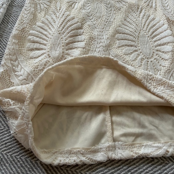 CBR⎪Long Sleeve Lace Dress - Picture 5 of 10